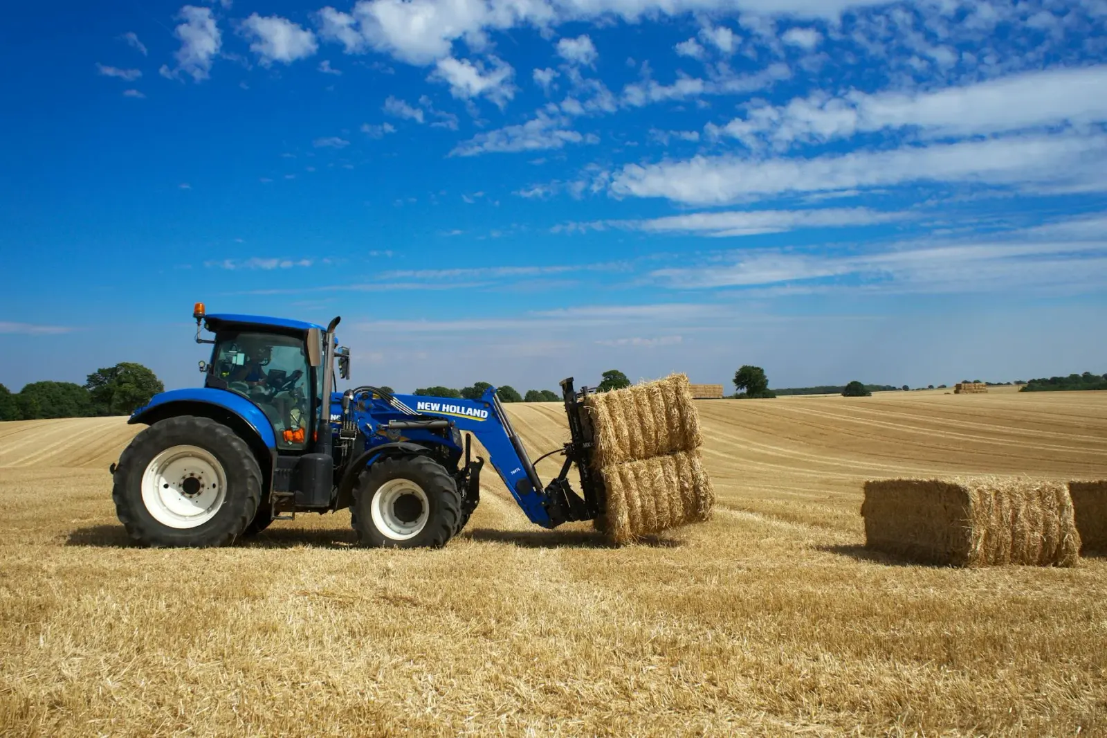 New Holland představil nový T6 Methane Power — traktorem na biometan do praxe