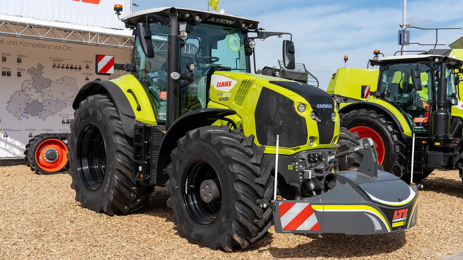 Claas Axion 8 CMATIC: nástupce Axionu 800 s výkonem až 313 k a kabinou z Axionu 9