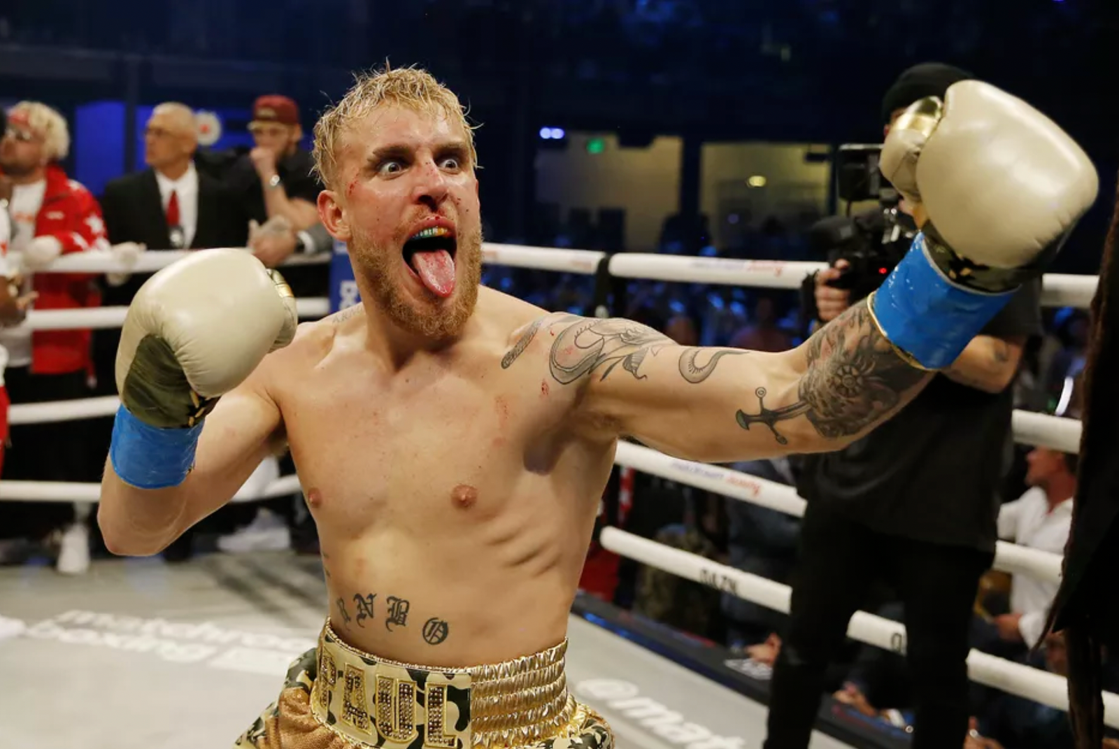 Youtuber Jake Paul ponížil profesionálního bojovníka UFC Bena Askrena. Za 2 minuty.