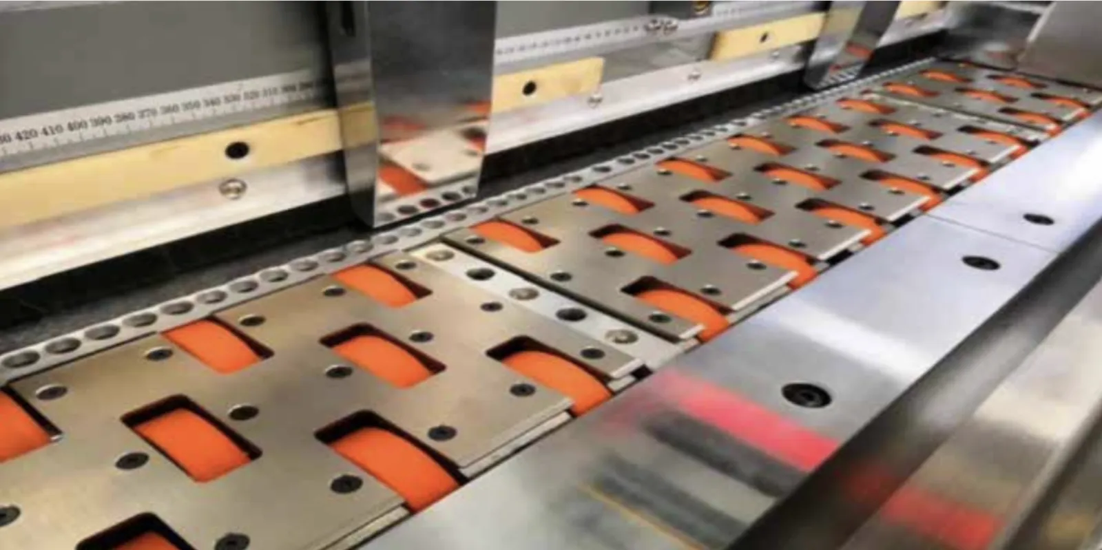 Printing and cutting machine: faster, more precise, and more efficient