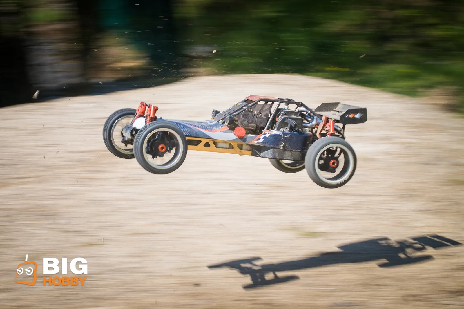 RC modelářství: Kdy a proč zvolit spalovací nebo elektrické motory
