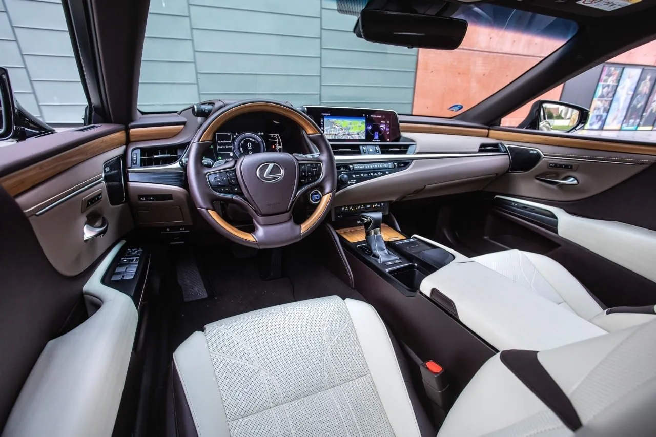 SEDAN LEXUS ES PŘEKONAL HRANICI TŘÍ MILIONŮ PRODANÝCH KUSŮ