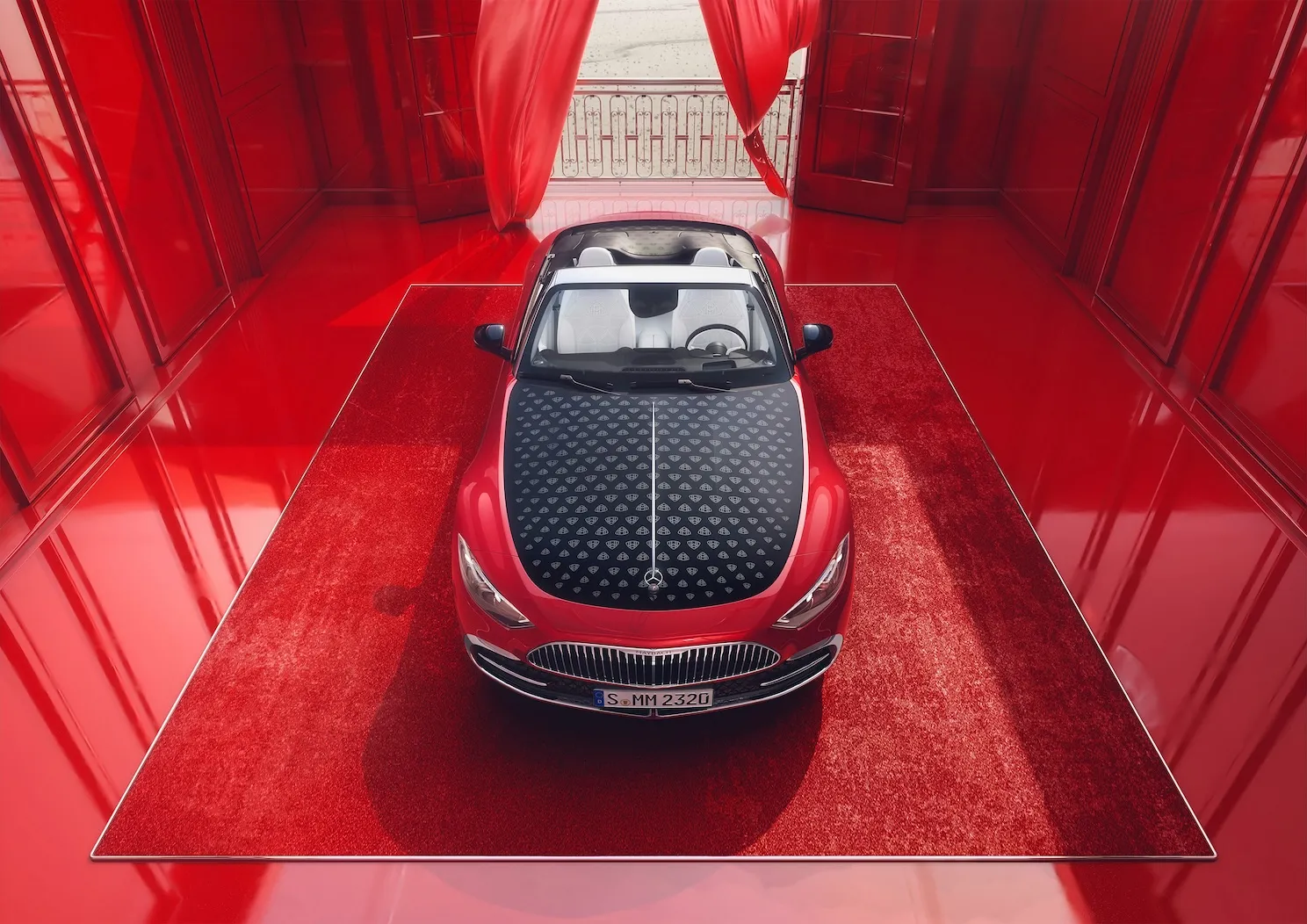 Mercedes-Maybach SL v červeném studiu, pohled shora